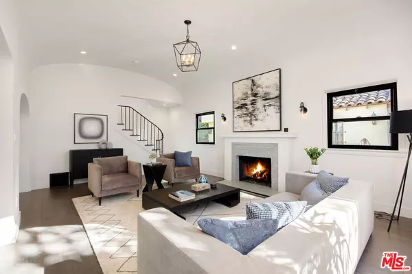 Los Angeles, CA 90019,1238 Carmona Ave