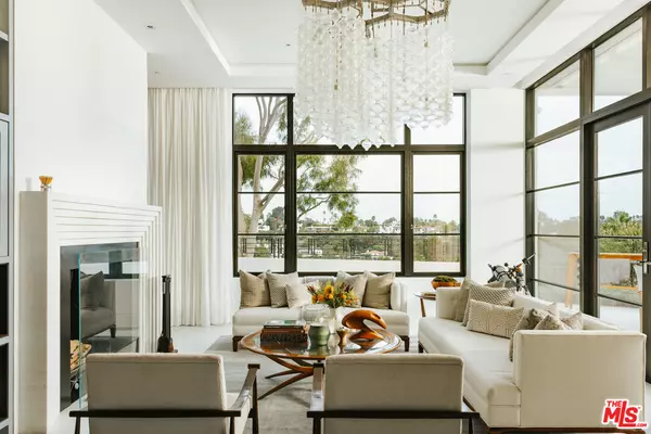 Pacific Palisades, CA 90272,400 Amalfi Dr