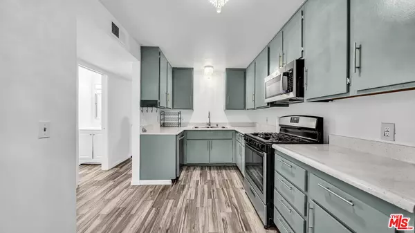 Compton, CA 90220,223 S Acacia Ave ##211