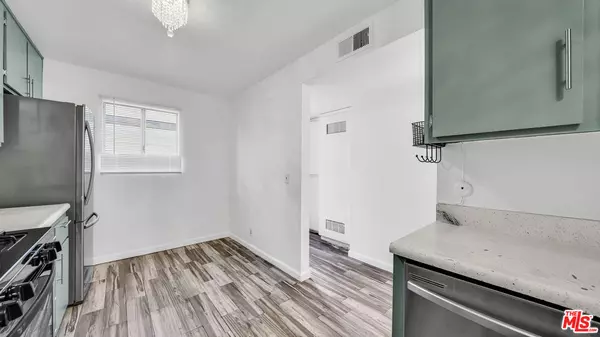 Compton, CA 90220,223 S Acacia Ave ##211