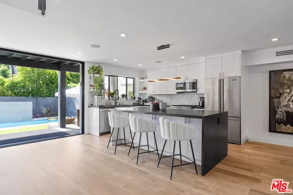 Marina Del Rey, CA 90292,3207 Thatcher Ave