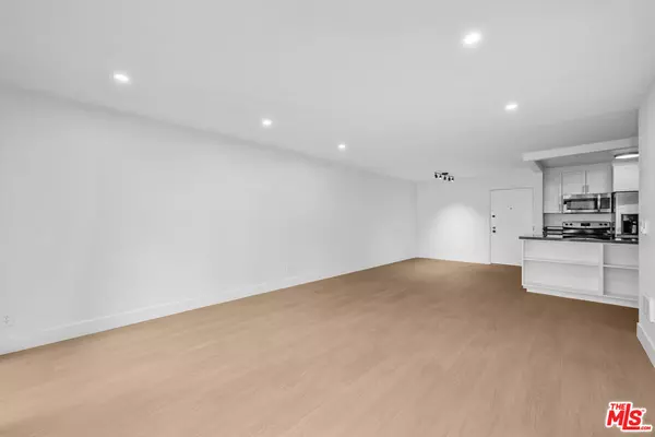 Playa Del Rey, CA 90293,7740 Redlands St #M1077