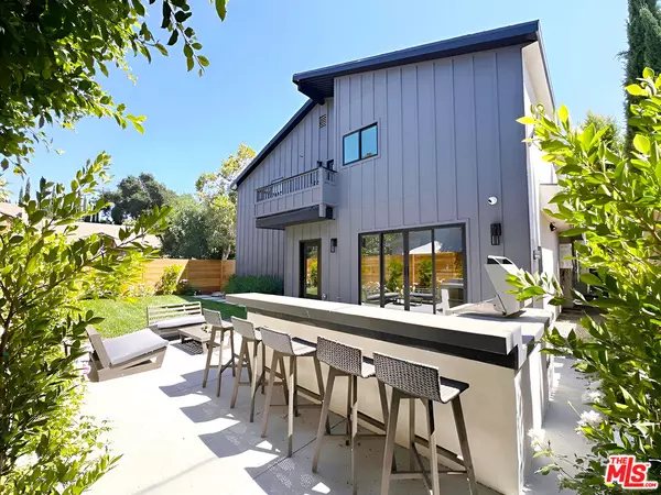 13541 Chandler Blvd, Sherman Oaks, CA 91401