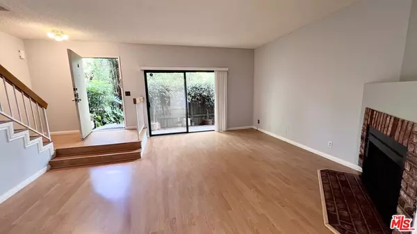 Van Nuys, CA 91405,15061 Sherman Way #A