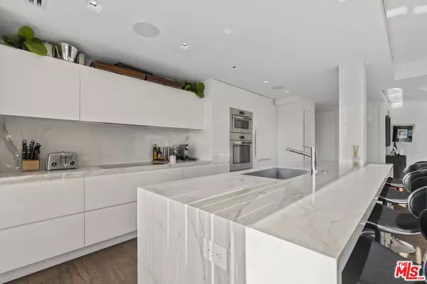 West Hollywood, CA 90069,838 N Doheny Dr #301