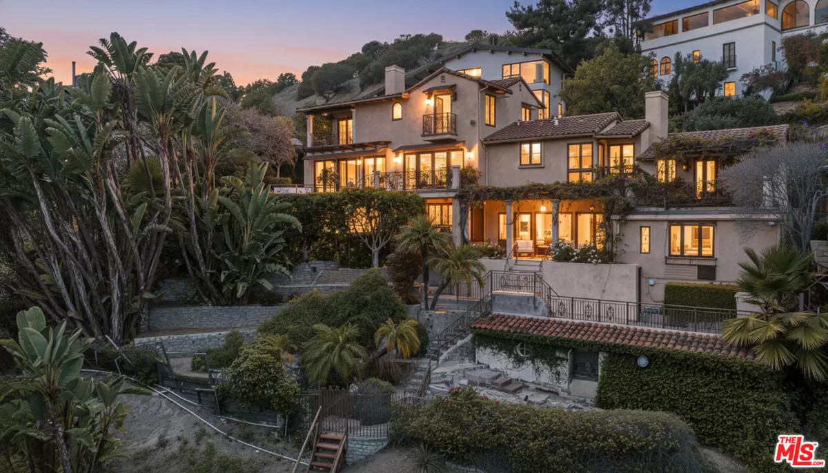 Los Angeles, CA 90068,6930 Oporto Dr