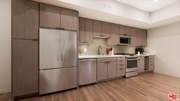 Burbank, CA 91502,800 N Front St #1309