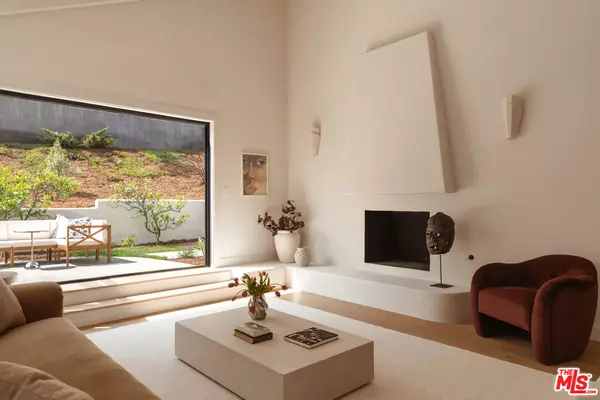 Manhattan Beach, CA 90266,10 Village Cir