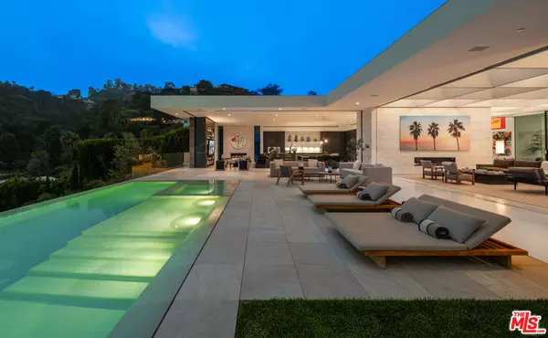 Los Angeles, CA 90069,9265 Robin Dr