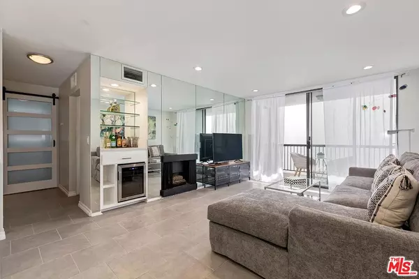 906 N Doheny Dr #418, West Hollywood, CA 90069