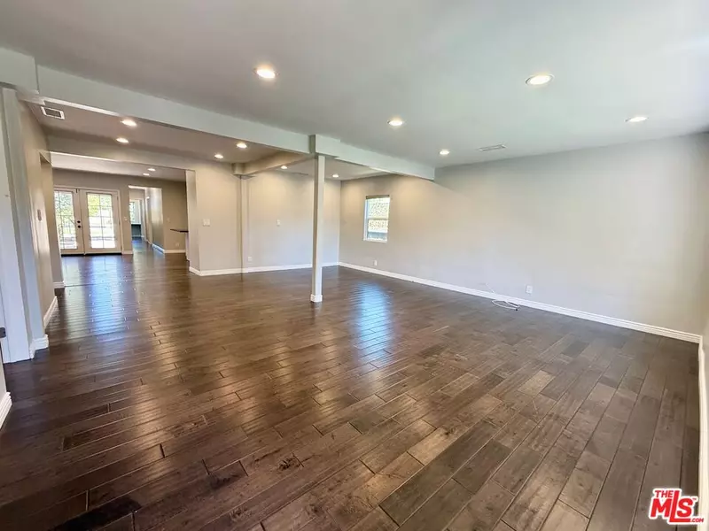 5379 Yolanda Ave, Tarzana, CA 91356