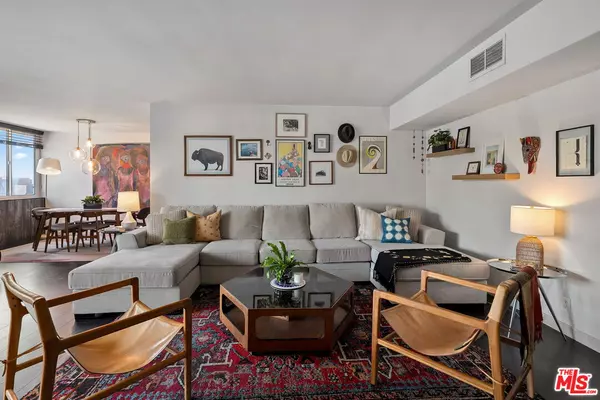 Los Angeles, CA 90046,7309 Franklin Ave #405