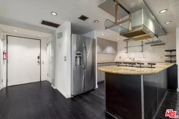 Los Angeles, CA 90024,10590 Wilshire Blvd #504