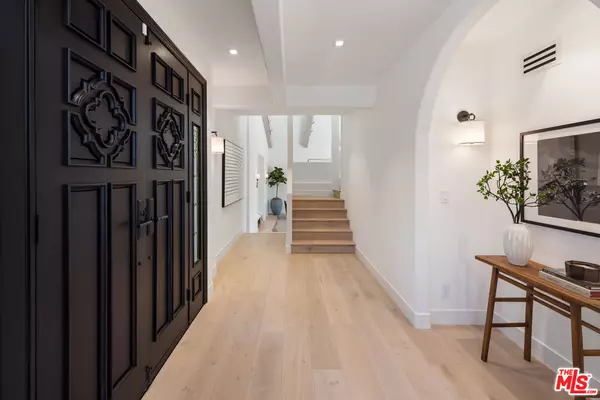 Beverly Hills, CA 90210,9714 Oak Pass Rd