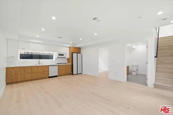 4922 S Centinela Ave #2, Los Angeles, CA 90066