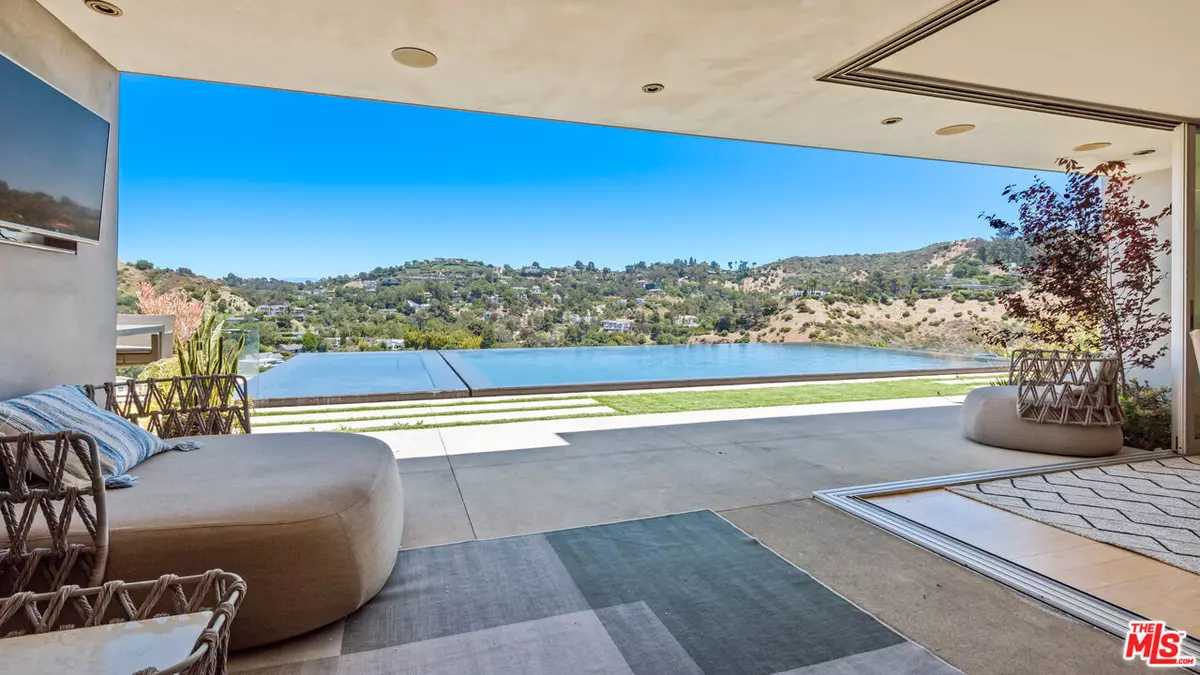 Los Angeles, CA 90046,7551 HERMES DR