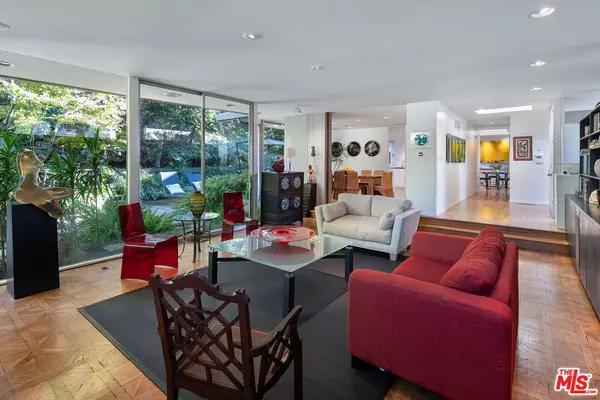 Los Angeles, CA 90049,12618 Homewood Way