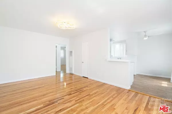 Van Nuys, CA 91401,6640 Woodman Ave #6