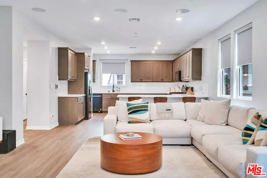 515 Daniel Freeman Cir, Inglewood, CA 90301