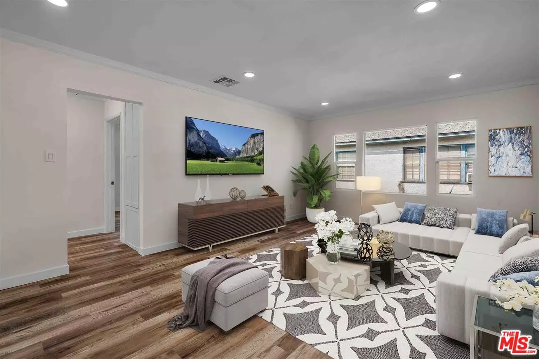 Valley Village, CA 91602,11575 Riverside Dr