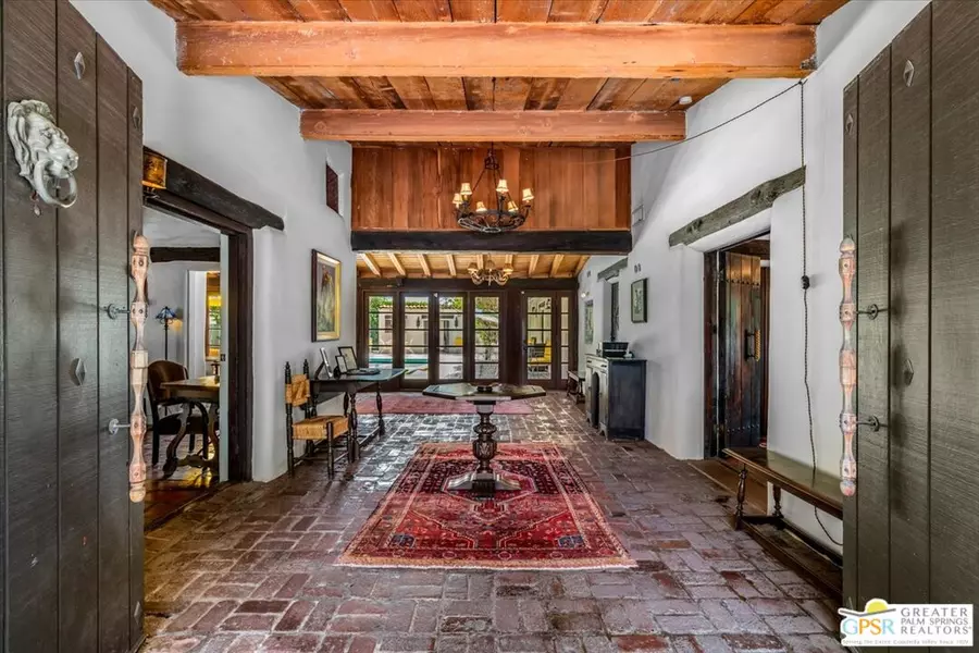 1011 E El Alameda, Palm Springs, CA 92262