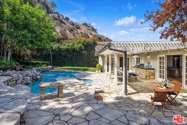 Los Angeles, CA 90046,8331 Skyline Dr