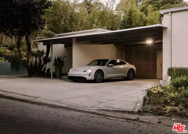 Los Angeles, CA 90049,840 N Kenter Ave