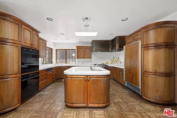 Los Angeles, CA 90049,184 S Rockingham Ave