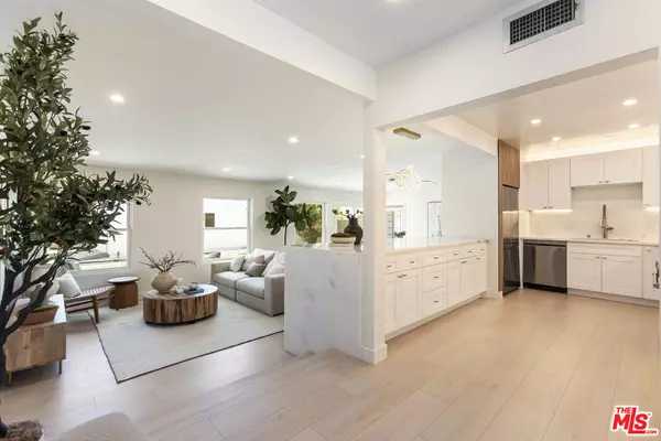 North Hollywood, CA 91606,11344 Delano St