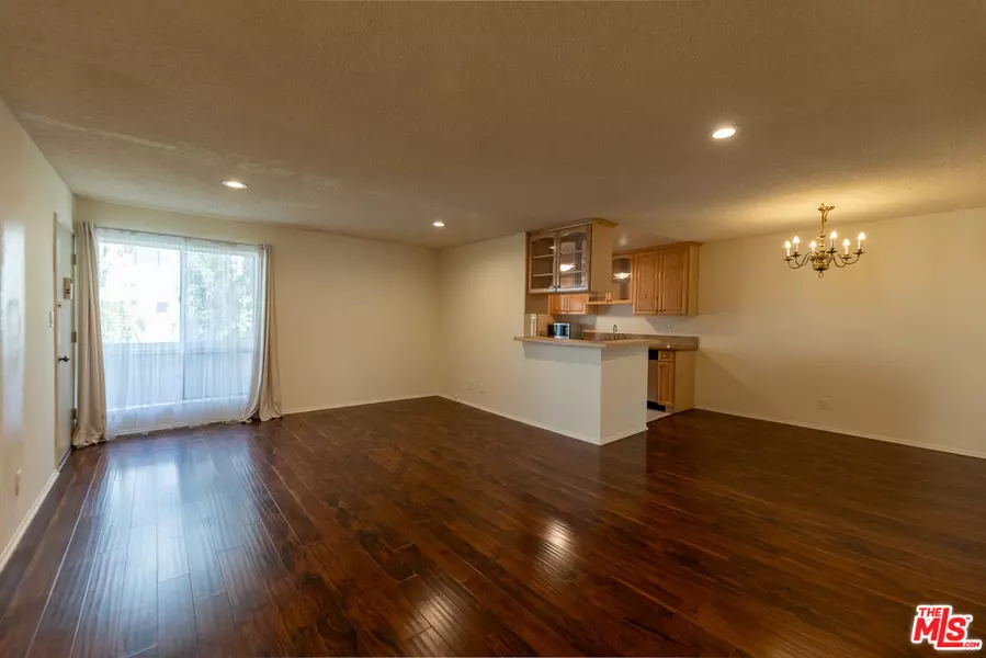 5330 Zelzah Ave #4, Encino, CA 91316