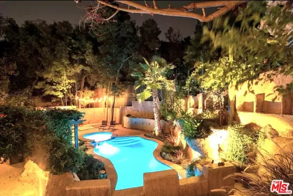 8978 Wonderland Ave, Los Angeles, CA 90046