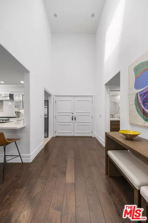 Los Angeles, CA 90049,11690 Montana Ave #306