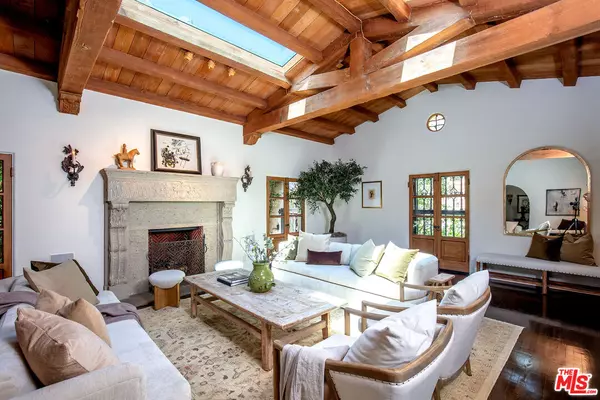 Beverly Hills, CA 90210,703 Walden Dr