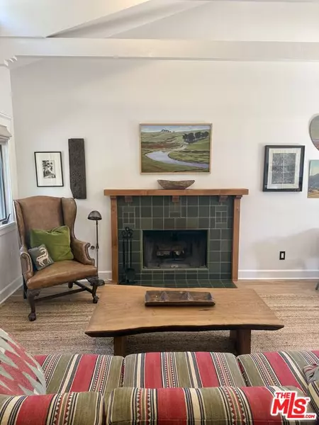 220 France Cir, Ojai, CA 93023