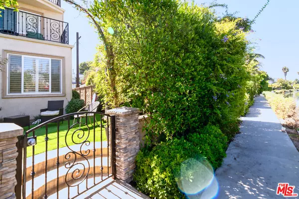 Venice, CA 90291,3005 Grand Canal Ct #1