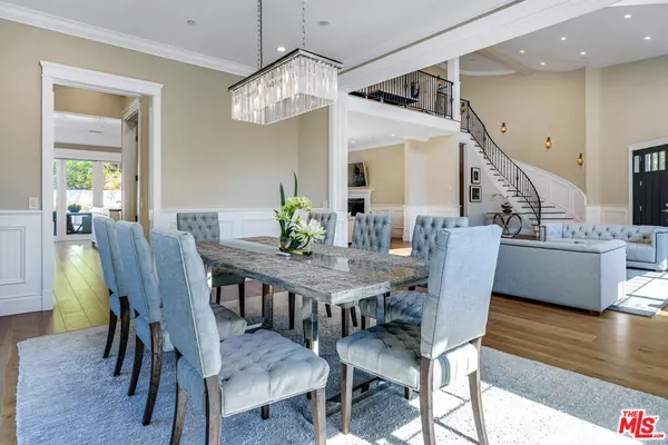 Tarzana, CA 91356,19633 Wells Dr