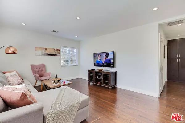 Studio City, CA 91602,4411 IRVINE AVE