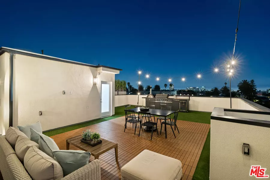 542 N Serrano Ave, Los Angeles, CA 90004