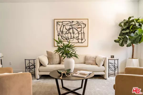 Los Angeles, CA 90065,3851 N Riley Ln