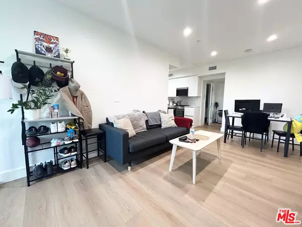 Culver City, CA 90230,4418 S Slauson Ave #102