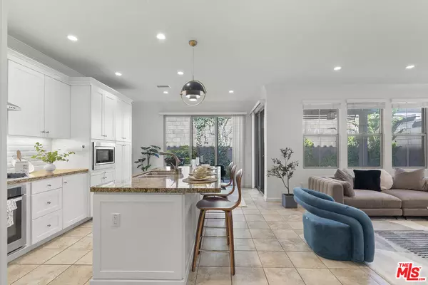 Irvine, CA 92620,141 Tidal Line