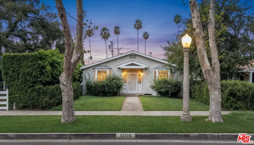 12129 Cantura St, Studio City, CA 91604