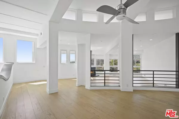 Pasadena, CA 91105,1562 Glen Oaks Blvd