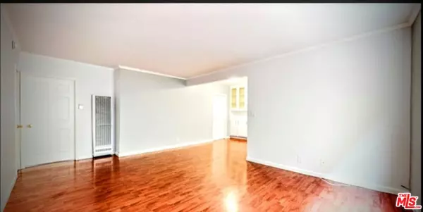 Los Angeles, CA 90034,3740 Veteran Ave #2