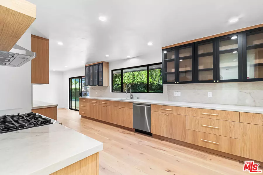 5160 Los Feliz Blvd, Los Angeles, CA 90027