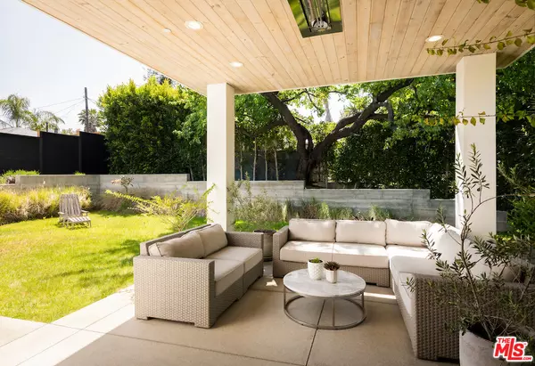 Los Angeles, CA 90066,11328 Charnock Rd