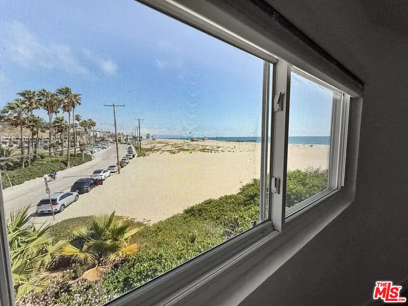 6615 Pacific Ave #202, Playa Del Rey, CA 90293