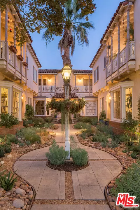 Los Angeles, CA 90027,1930 N RODNEY DR #1930 1/2