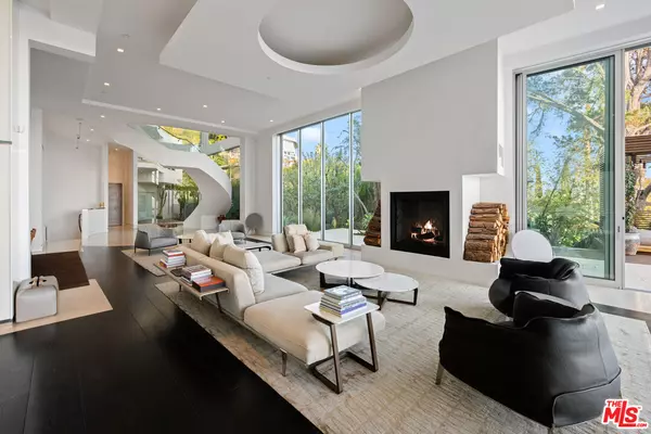 Los Angeles, CA 90069,1609 Magnetic TER