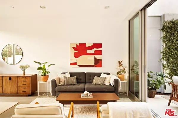 Los Angeles, CA 90039,4270 Perlita Ave